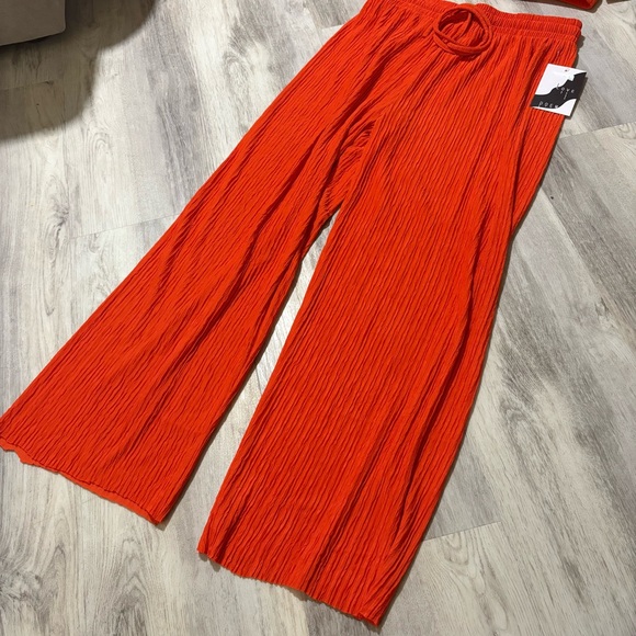 Love Poem by Block Iris-3S 2 Piece Pants Tube Top Set Tomato Red Large NWT - Picture 2 of 6